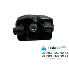 Кронштейн центральний переднього бампера RH Tesla Model Y аналог
