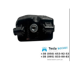 Кронштейн центральний переднього бампера RH Tesla Model Y аналог